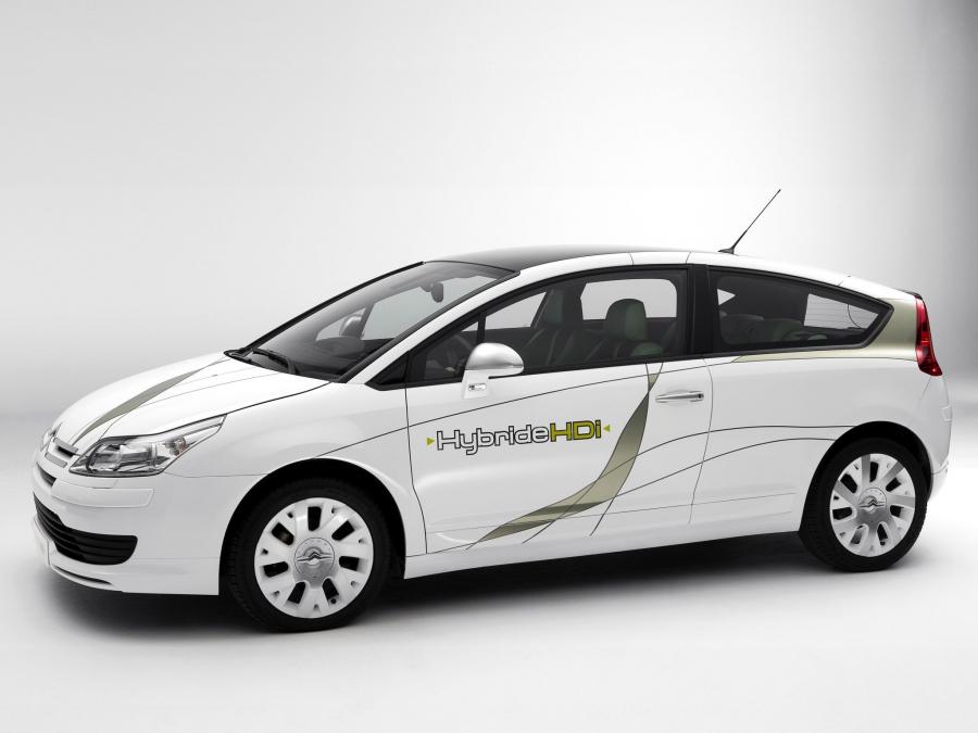  Citroen C4 HDi Hybrid Concept 2006 года  (фото 3 из 3)